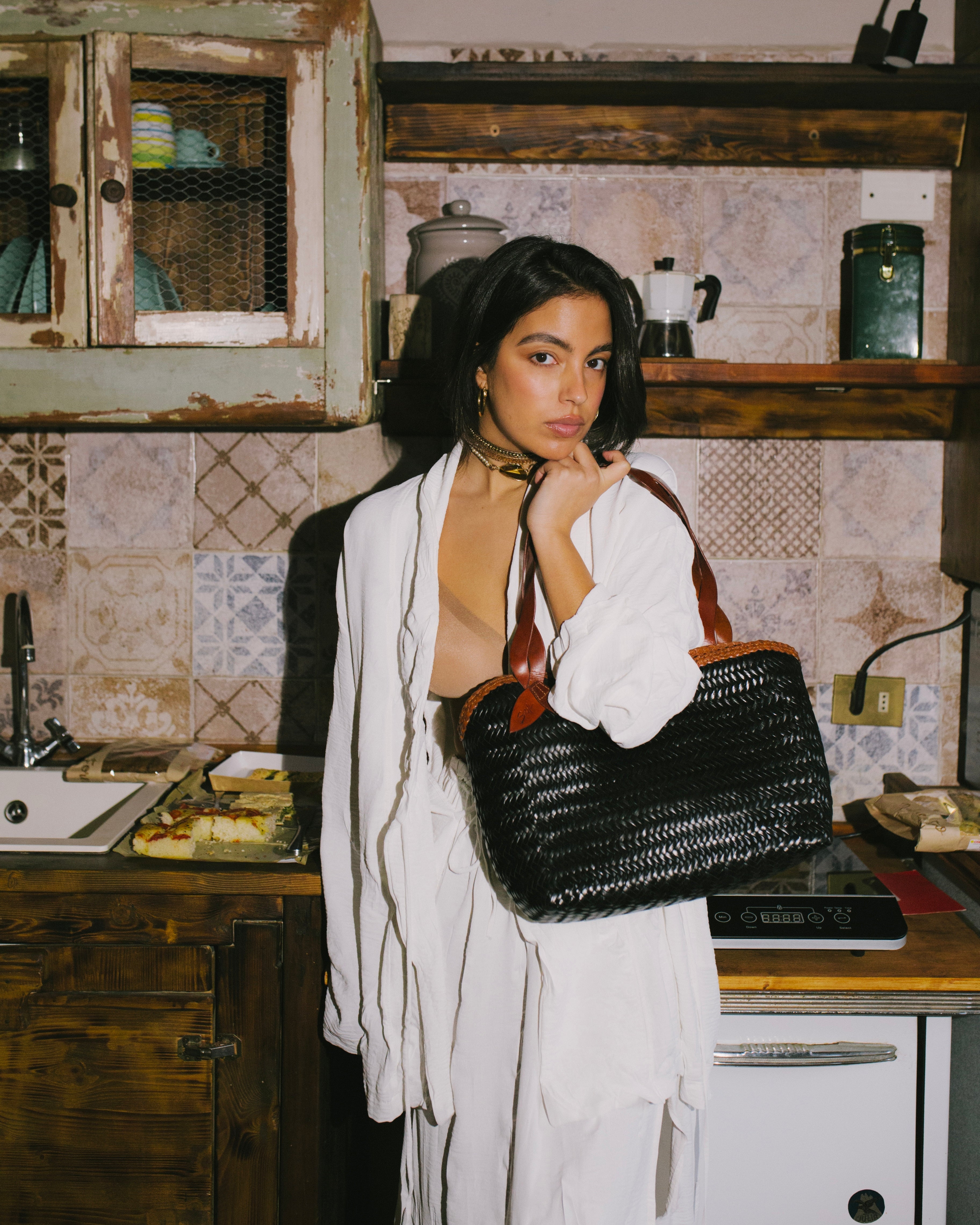 Léafa - Handwoven Artisan Shoulder Bag Brown & Black