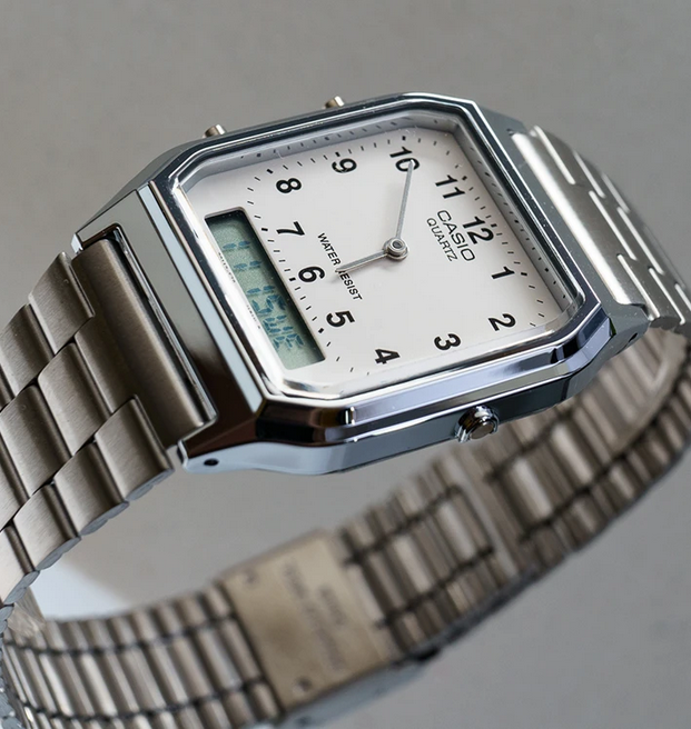 Casio AQ-230A-7B Orologio Vintage Unisex – Digitale Analogico – Dual Time, Crono, Allarme, Acciaio Inossidabile.
